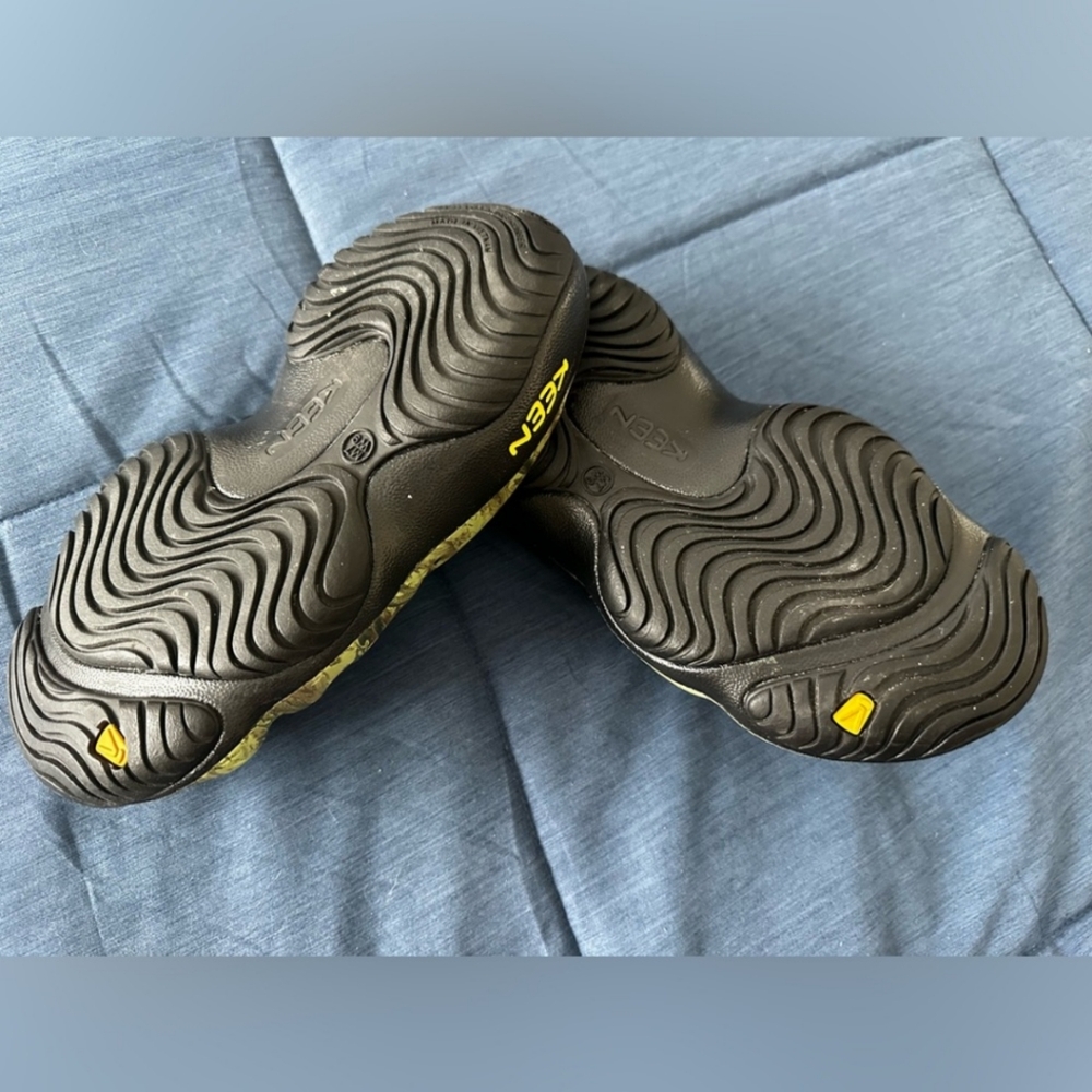 Keen Yogui Camo Slides Clogs Crocs - image 3